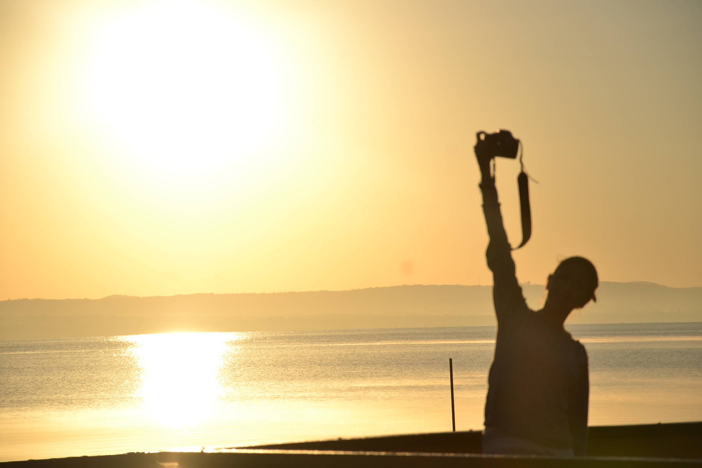 Puesta de sol al río